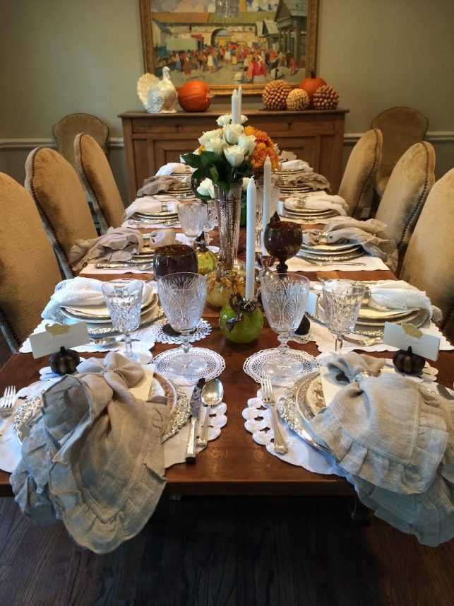 How fabulous are Susan’s ruffle-edge linen napkins?