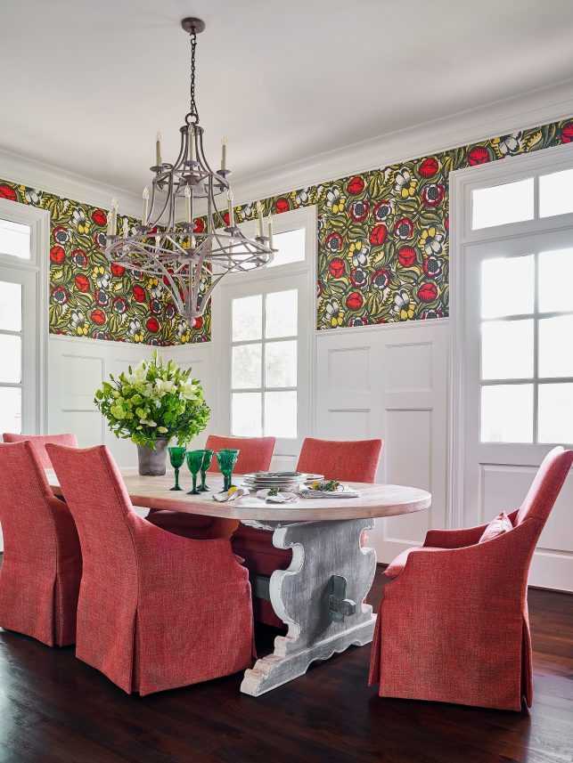 red pattern wallpaper dining room design